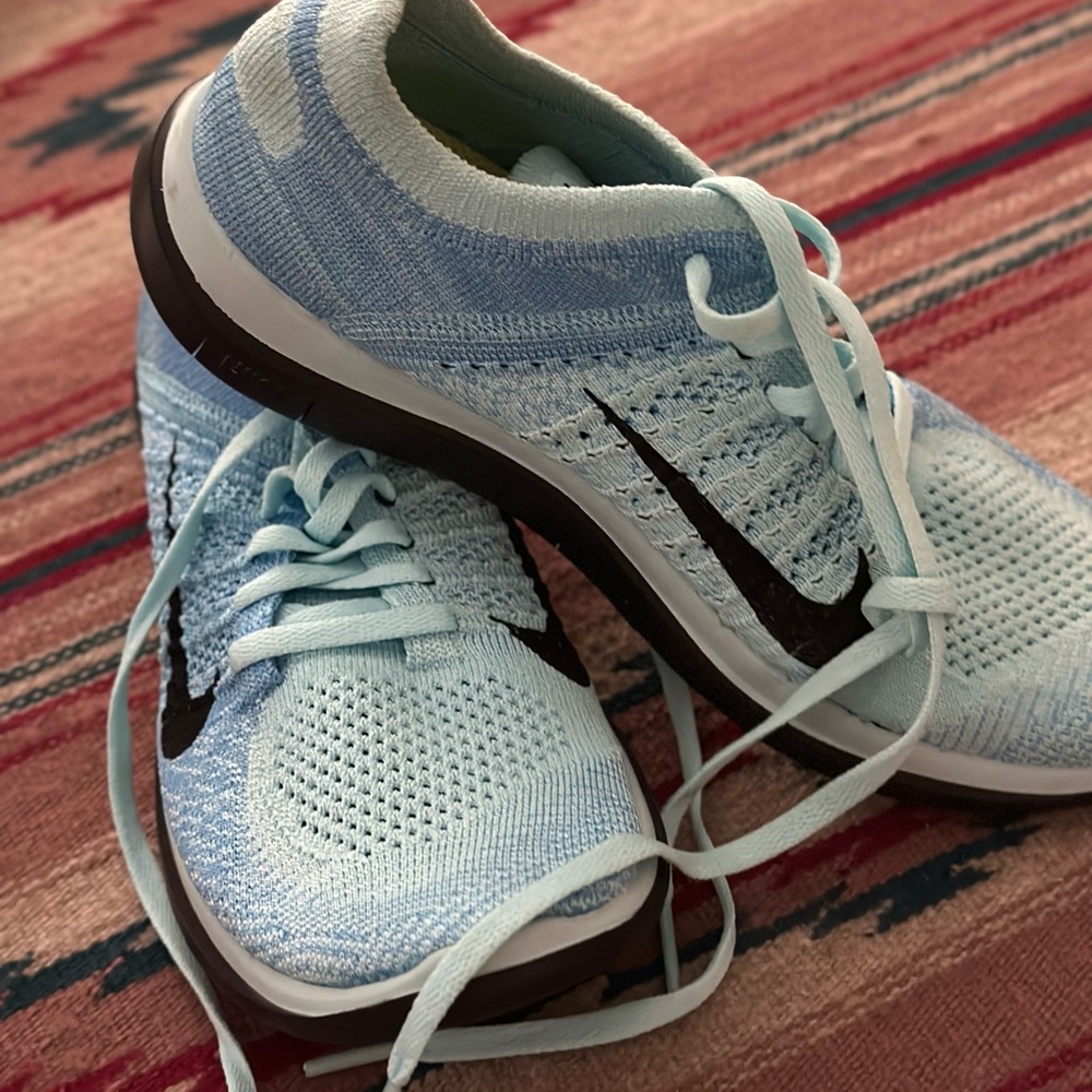 Nike / Size 7 us